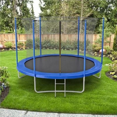 Ogromen trampolin park